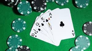 Analisis pertandingan tenis di layar ponsel